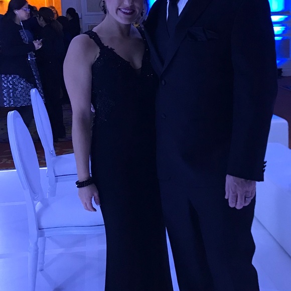 Beautiful black Faviana Glamour gown. - Picture 2 of 7